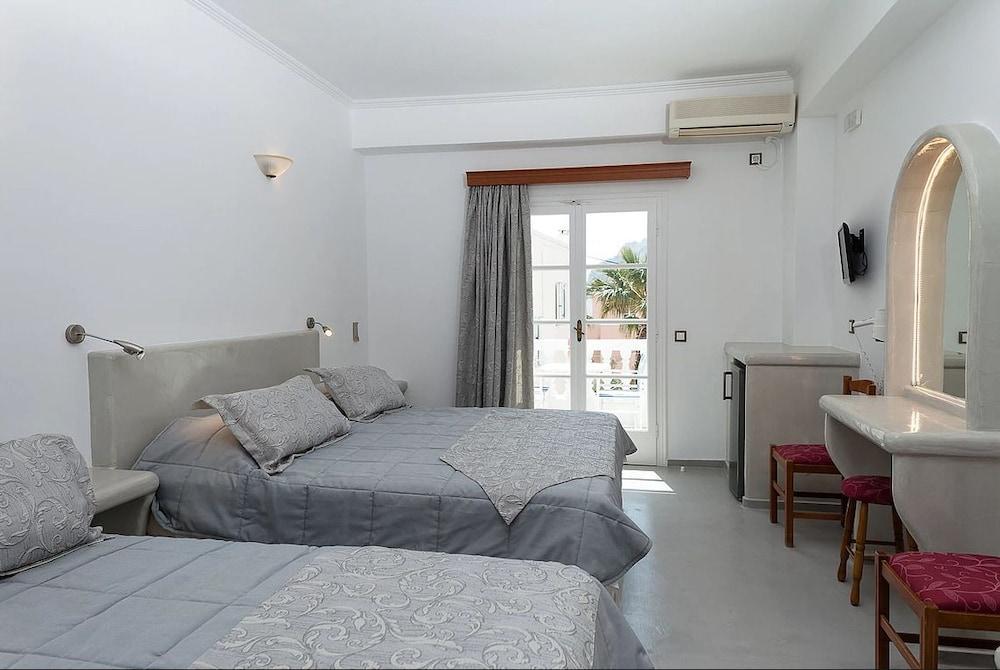 Avraki Hotel Kamari  Exterior photo